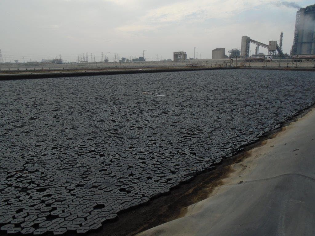 Floating covers installed on industrial reservoir